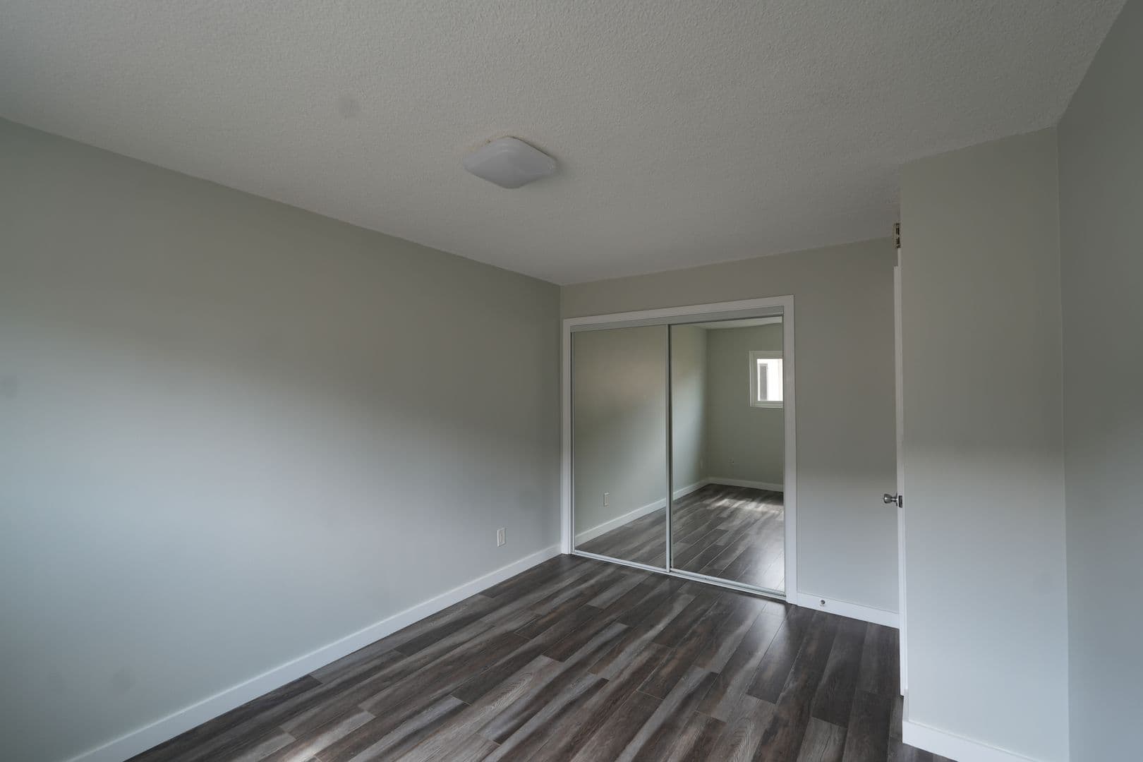 Los Angeles Apartment: 5309-11 Boswell Place