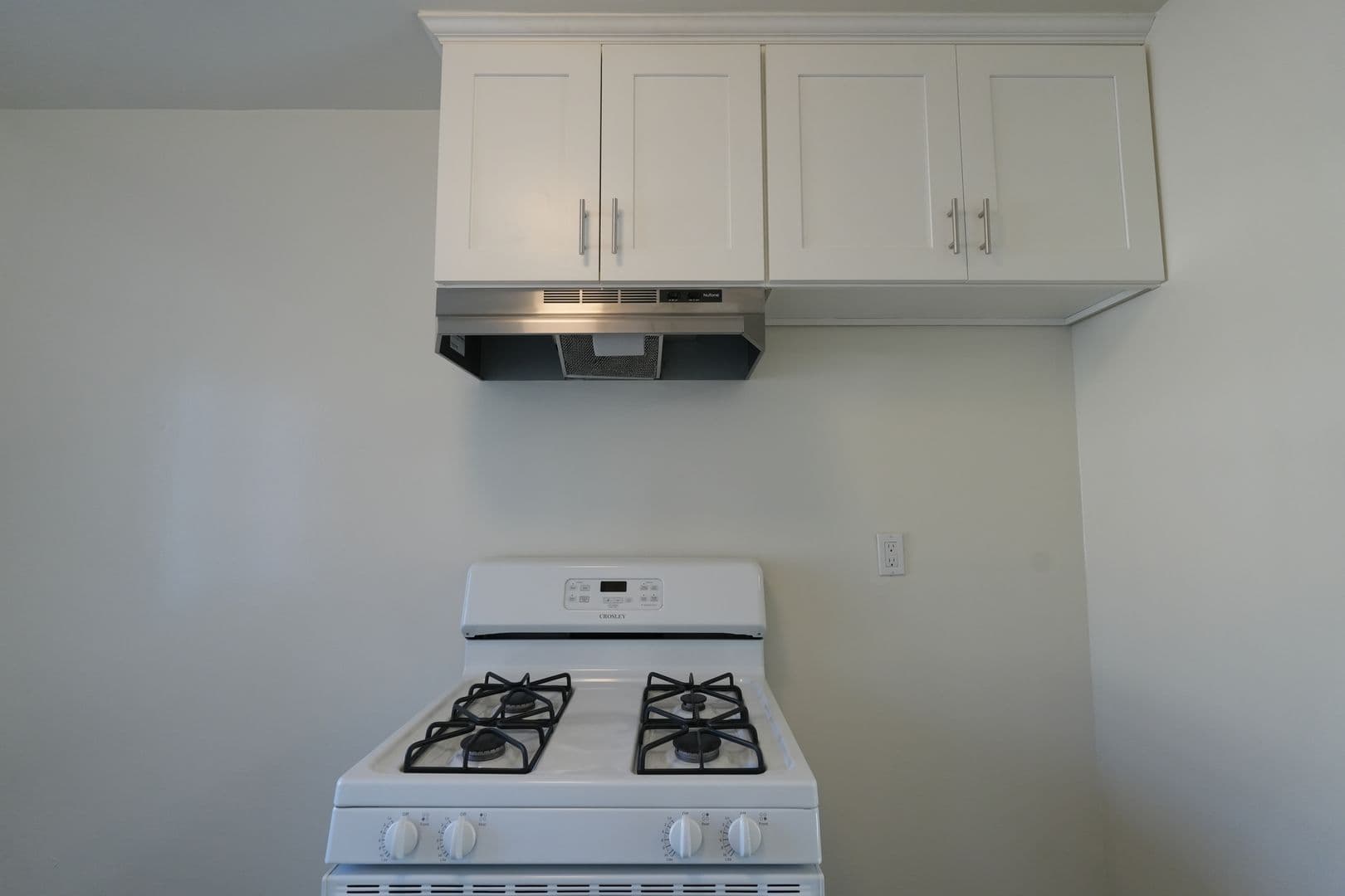 Downey Apartment: 10624 La Reina Ave.