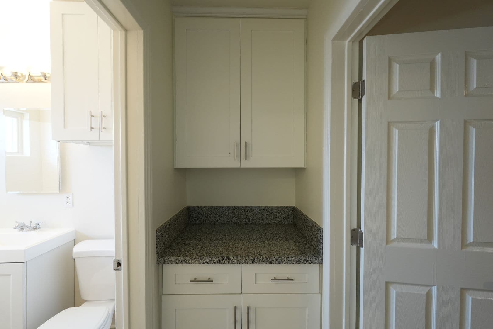 Downey Apartment: 10624 La Reina Ave.