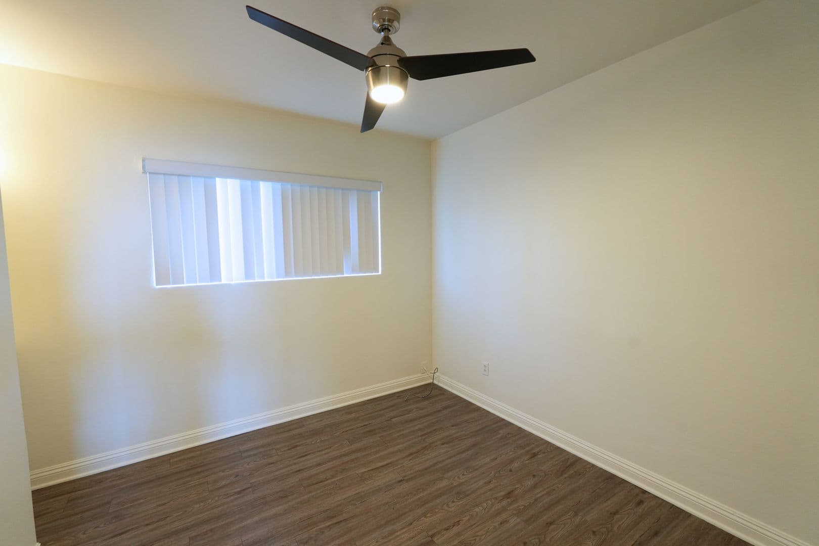 Downey Apartment: 10624 La Reina Ave.