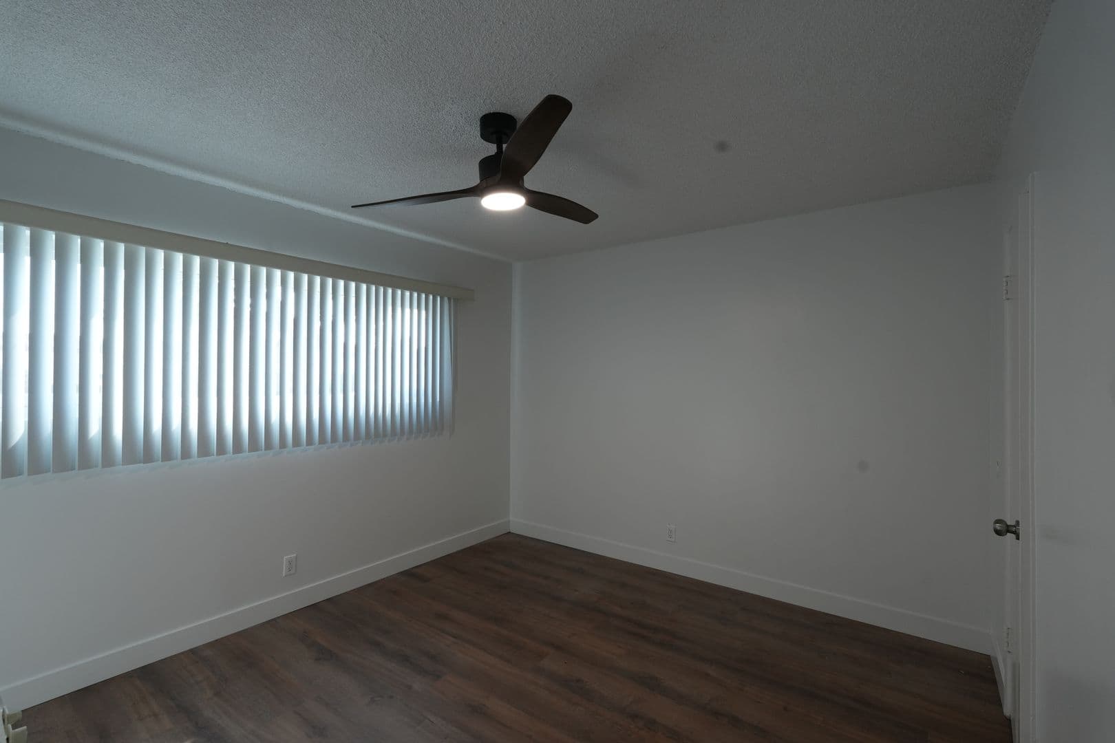 Downey Apartment: 7808 2nd Street