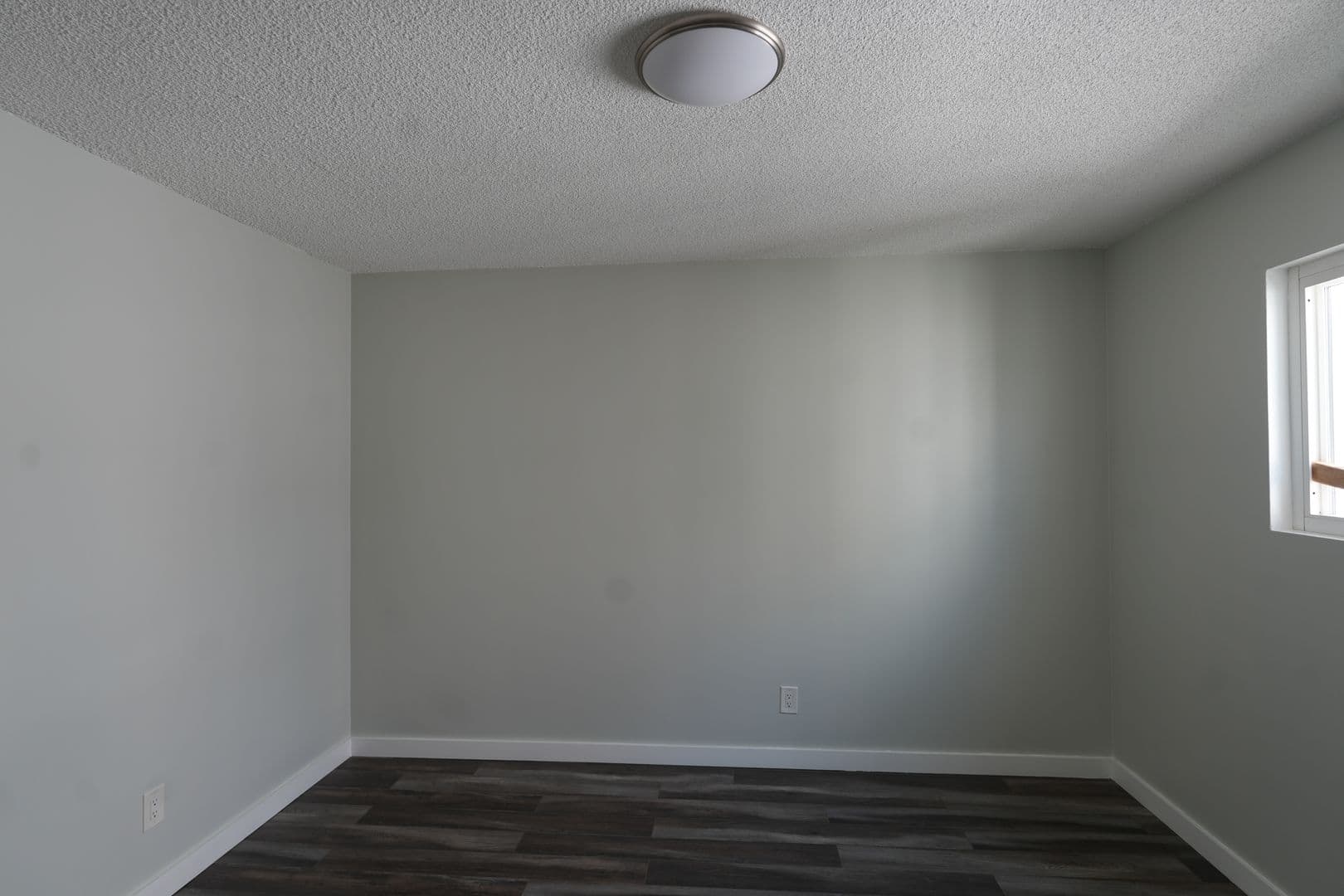 Los Angeles Apartment: 5309-11 Boswell Place