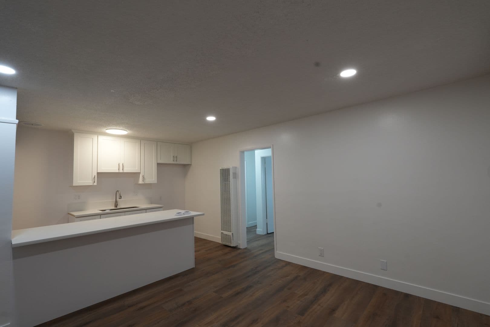 Downey Apartment: 7808 2nd Street