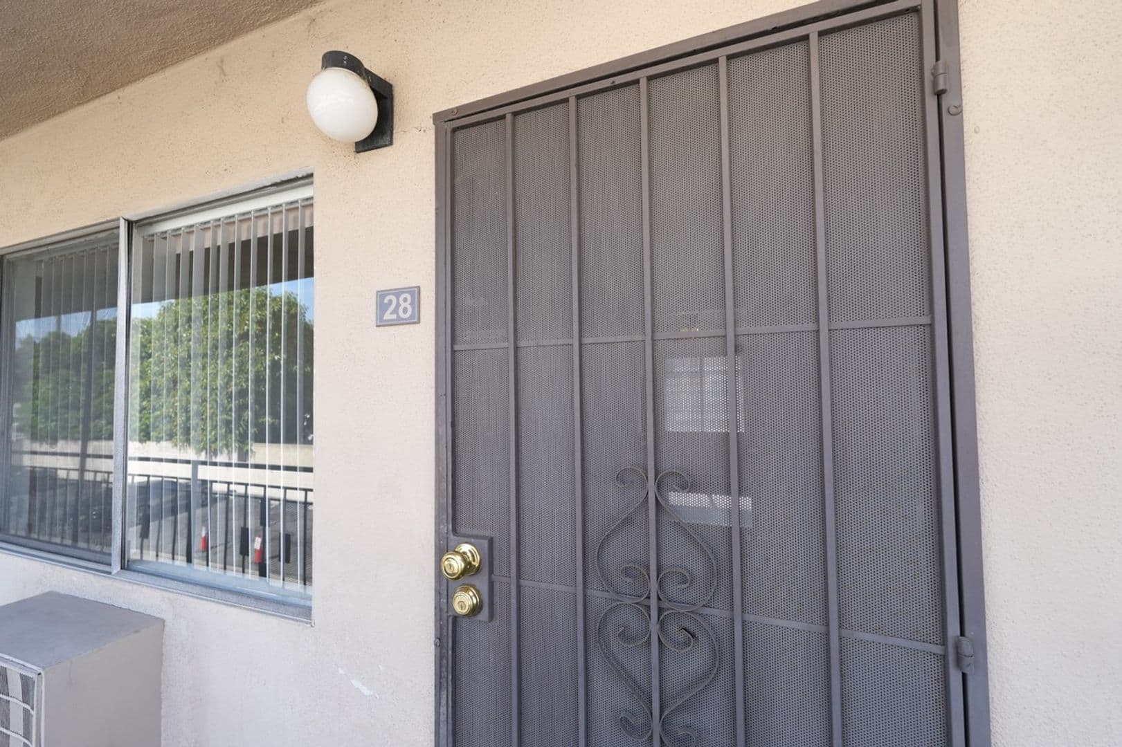 Downey Apartment: 9545 Firestone Blvd.