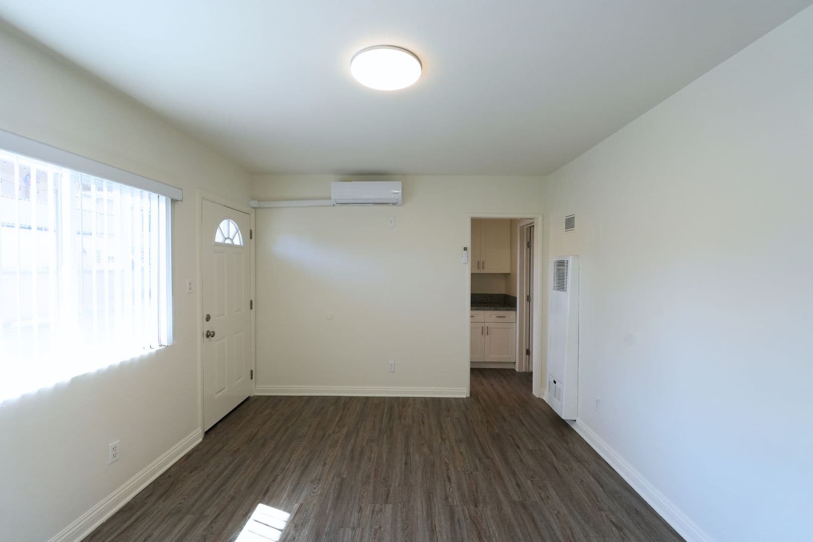 Downey Apartment: 10624 La Reina Ave.