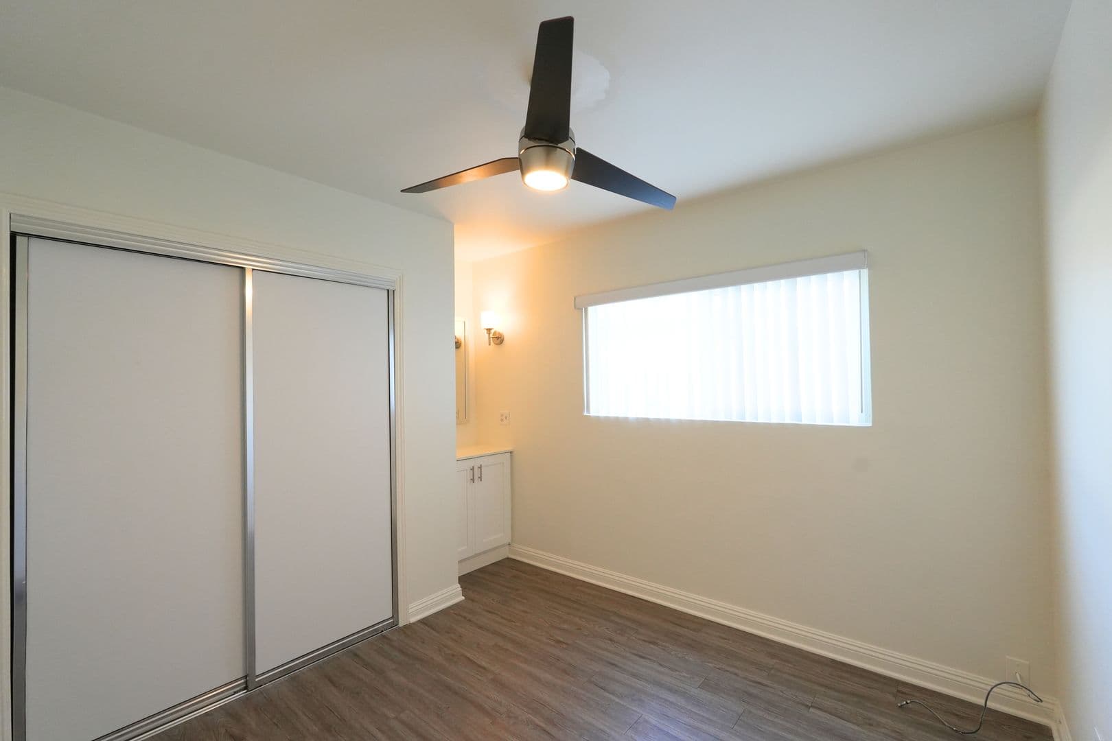 Downey Apartment: 10624 La Reina Ave.