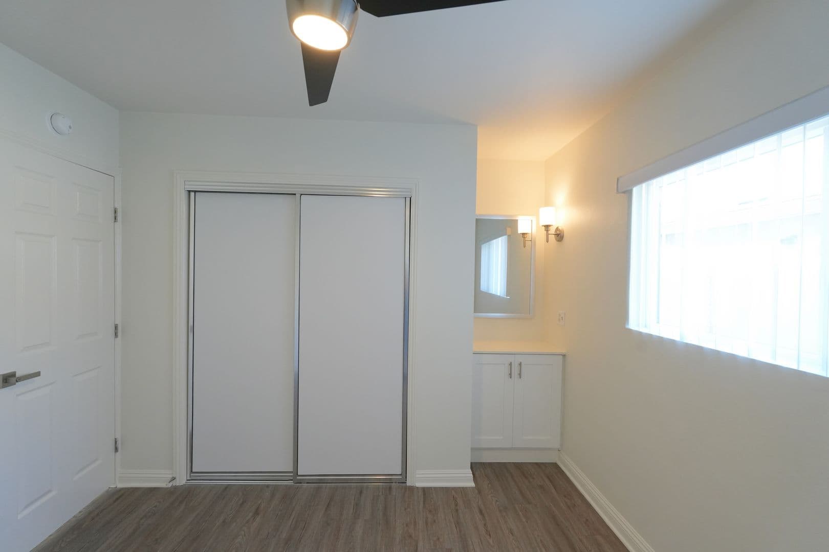 Downey Apartment: 10624 La Reina Ave.