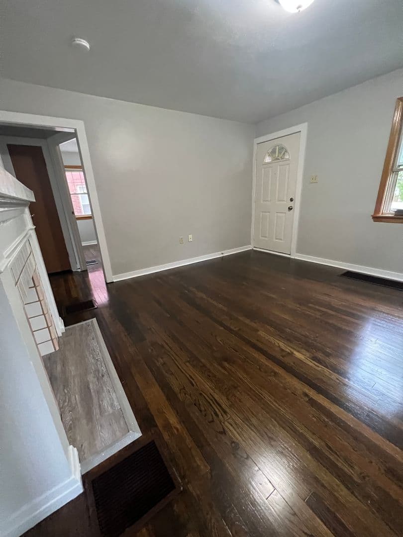 Erie House: 716 Cranberry St