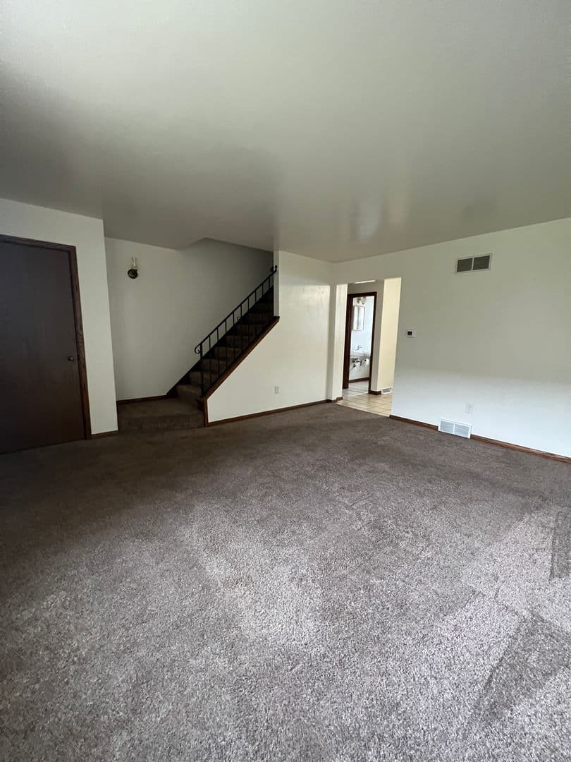 Erie Apartment: 4022-4040 W 38th St