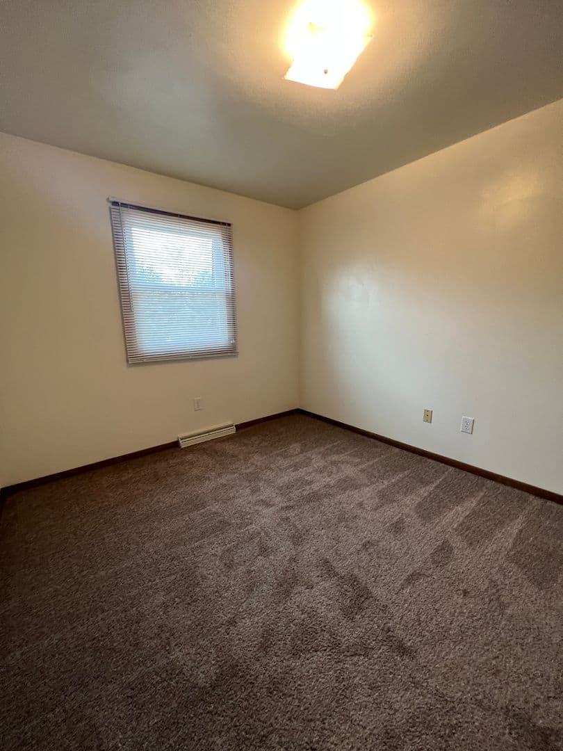 Erie Apartment: 4022-4040 W 38th St