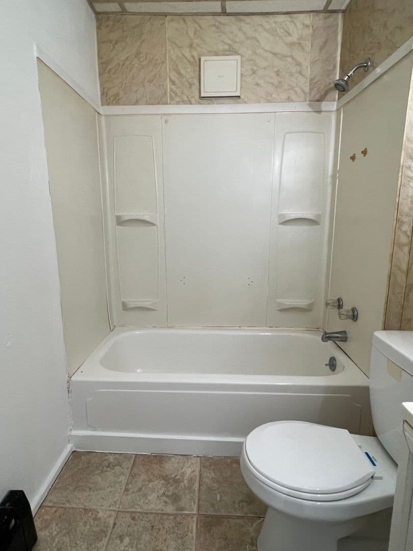 Erie Apartment: 514 W 16th St