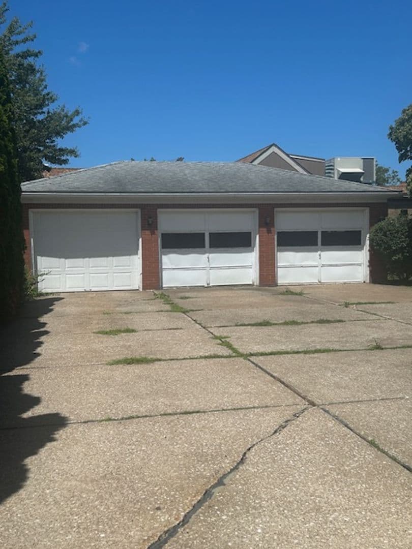 Erie Apartment: 1334 West 28th St