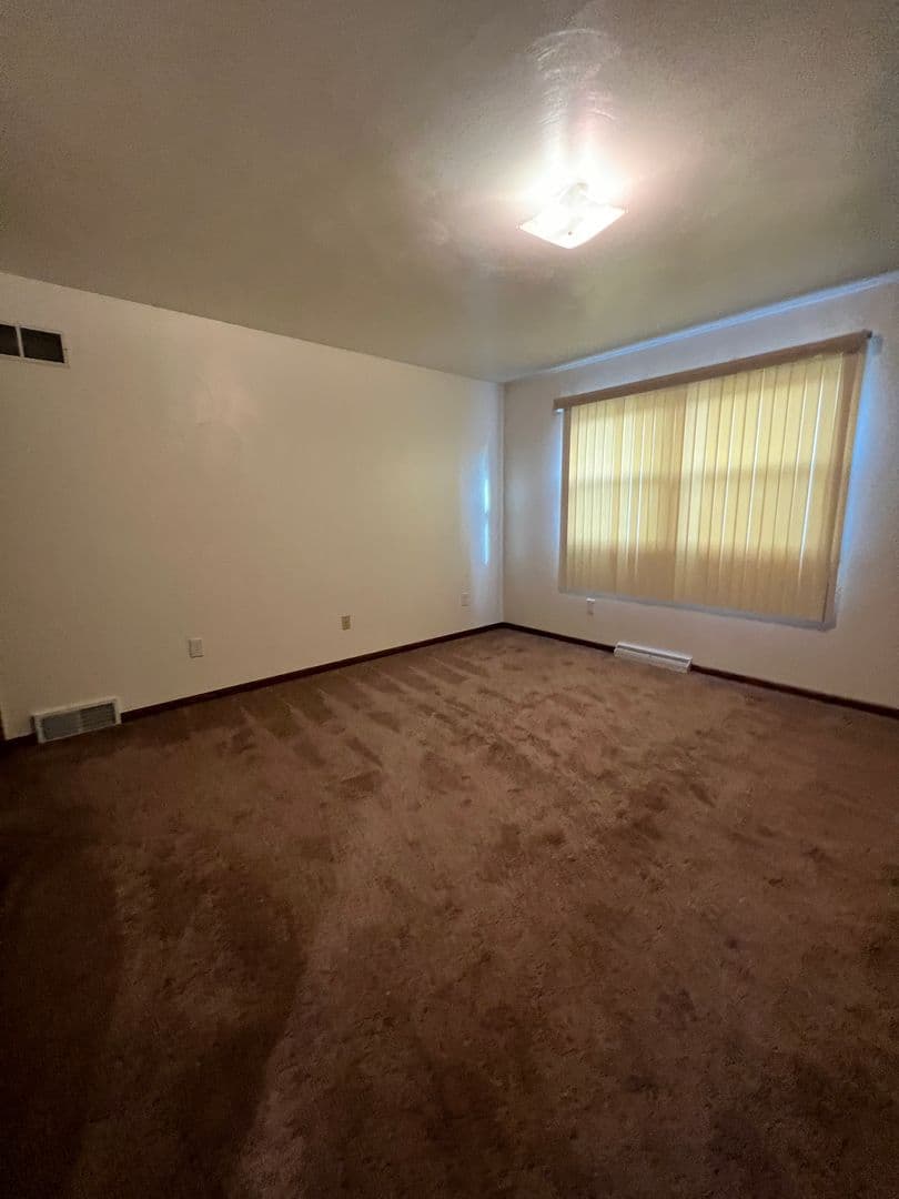 Erie Apartment: 4022-4040 W 38th St