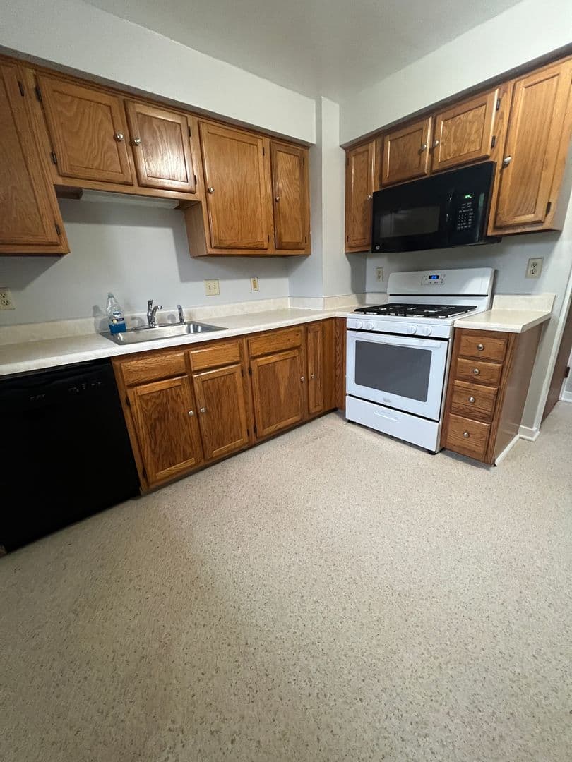 Erie House: 716 Cranberry St