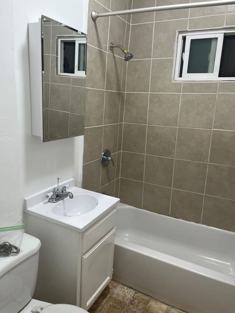 Los Angeles Apartment: 1500 W. Vernon Ave.