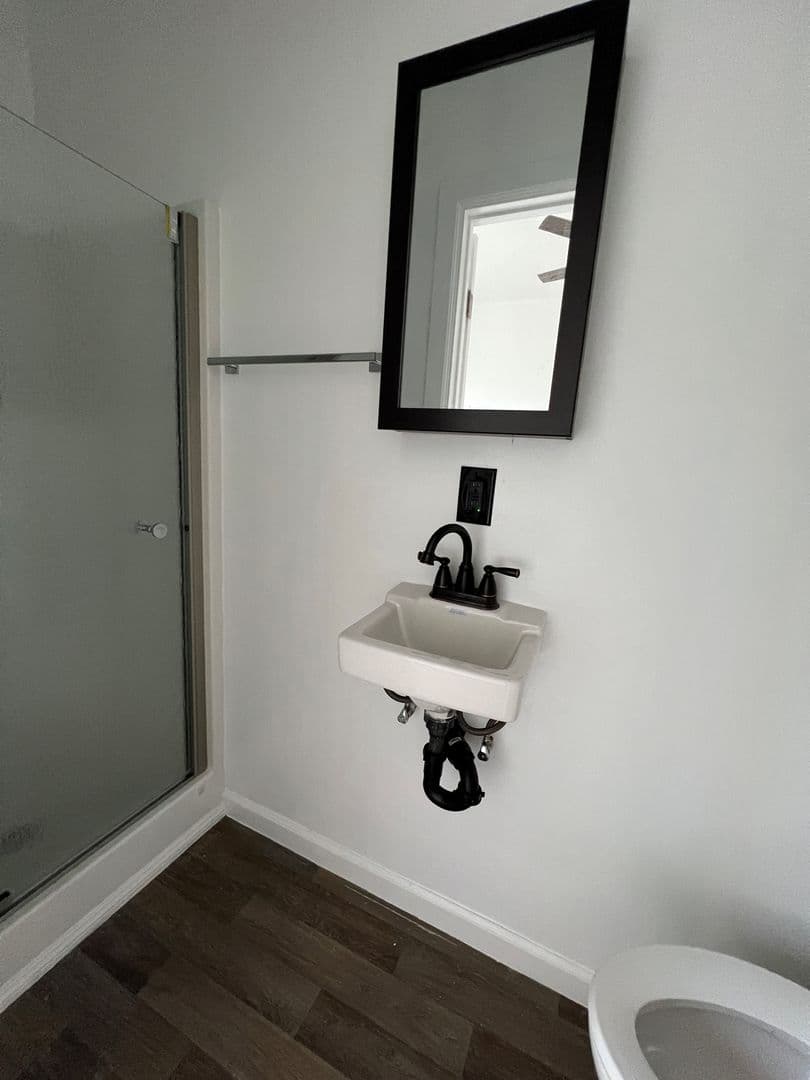 San Pedro Apartment: 305 W. 14th St.