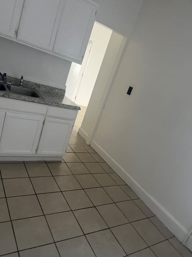 Los Angeles Apartment: 1500 W. Vernon Ave.