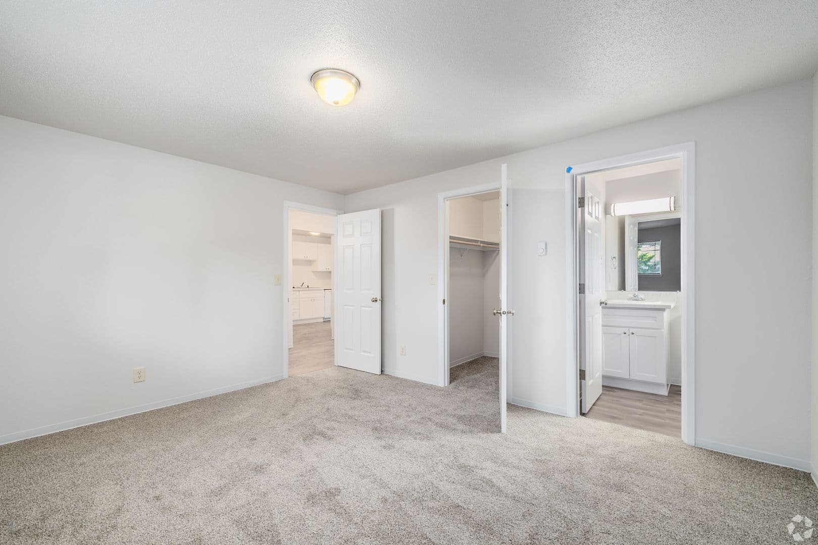 Tacoma Apartment: 9318 S Steele #7