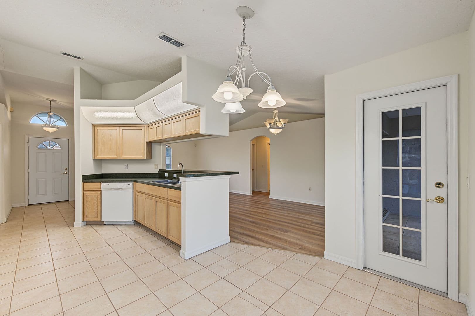 Hudson House: 18612 White Pine Cir