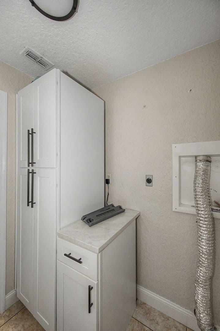 New Port Richey House: 4449 Foxboro Dr