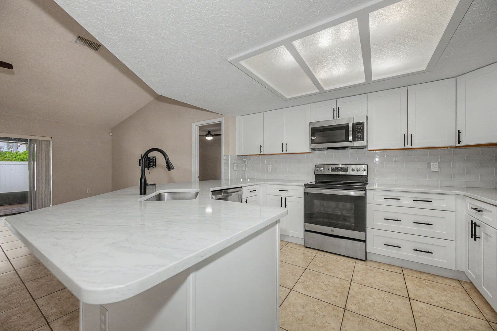 New Port Richey House: 4449 Foxboro Dr