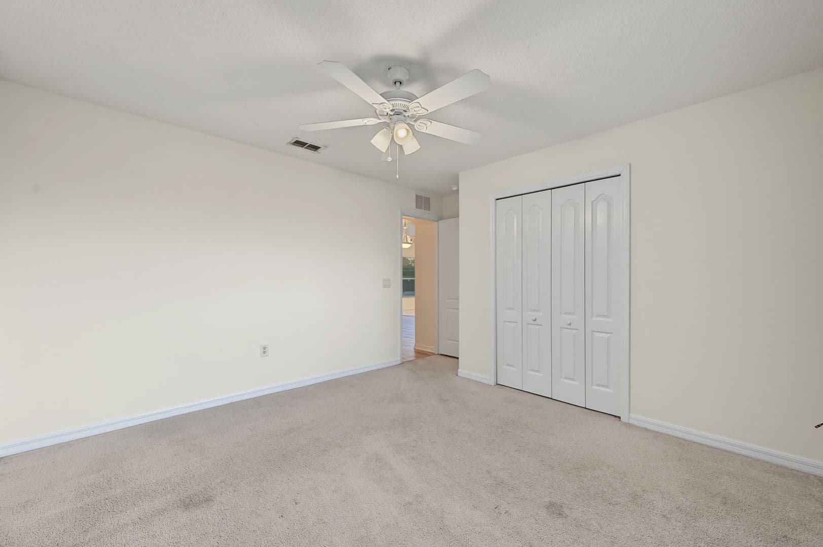 Hudson House: 18612 White Pine Cir