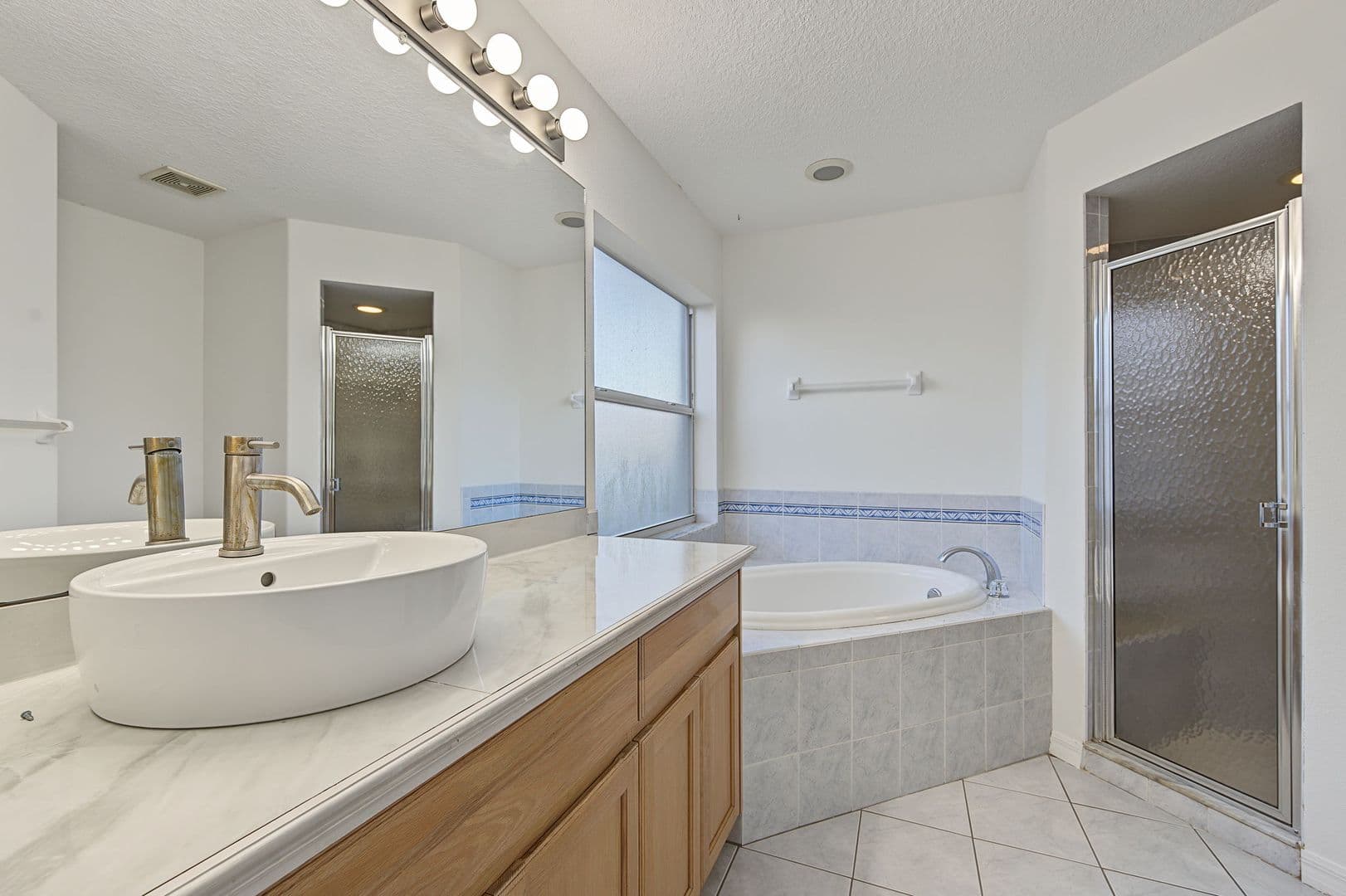 Hudson House: 18612 White Pine Cir