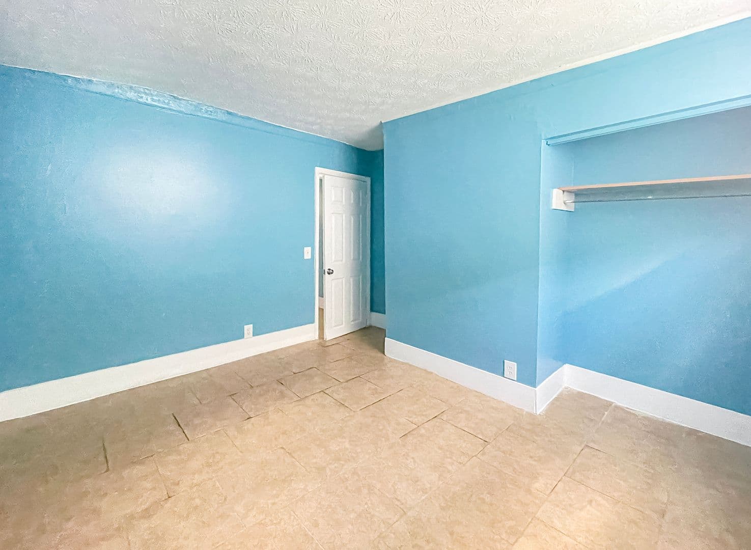 Jacksonville Apartment: 725, 735, 745, 916, and 926 Eaverson Street