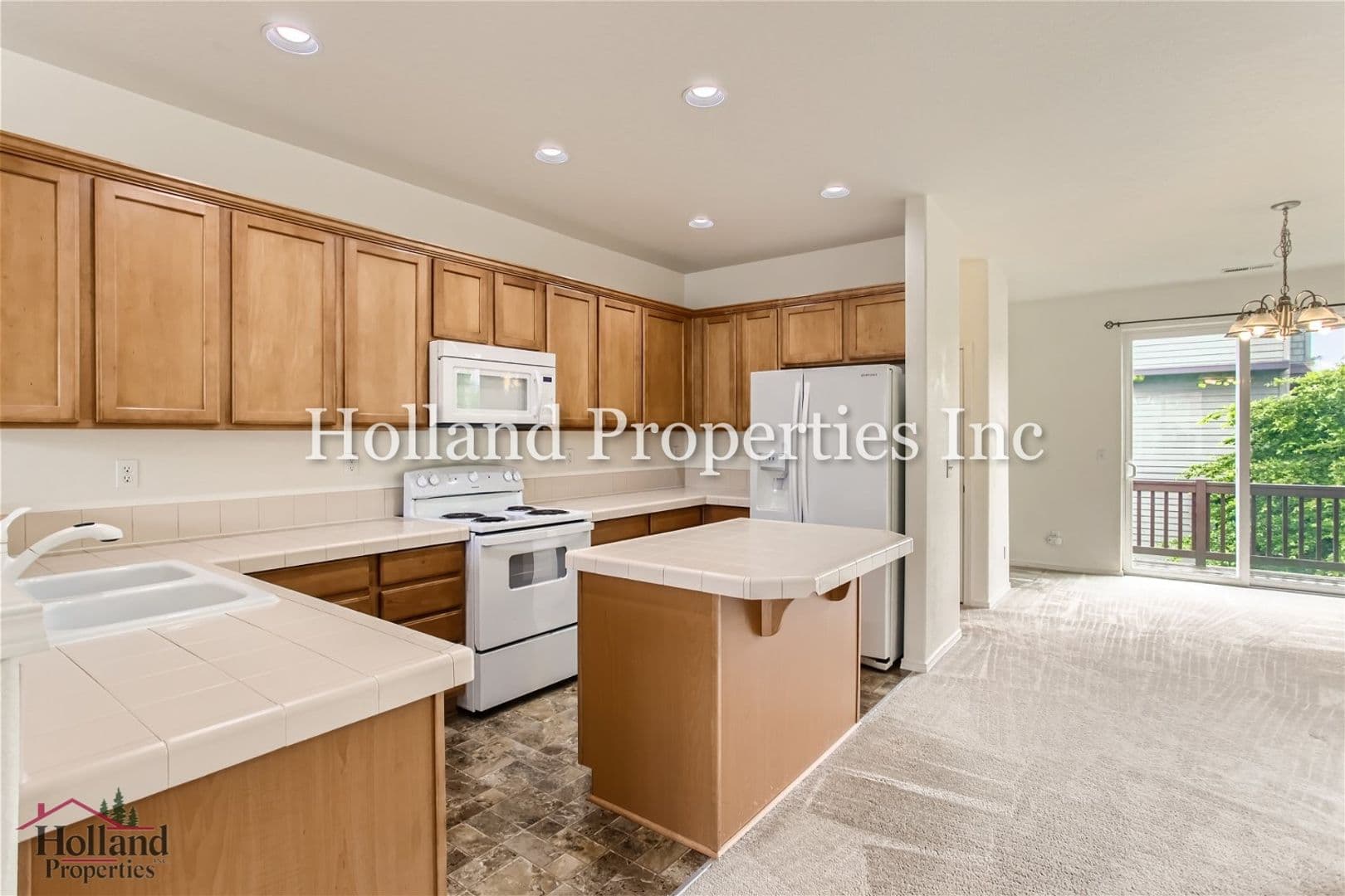Hillsboro Townhome: 3594 SE Ironwood Avenue