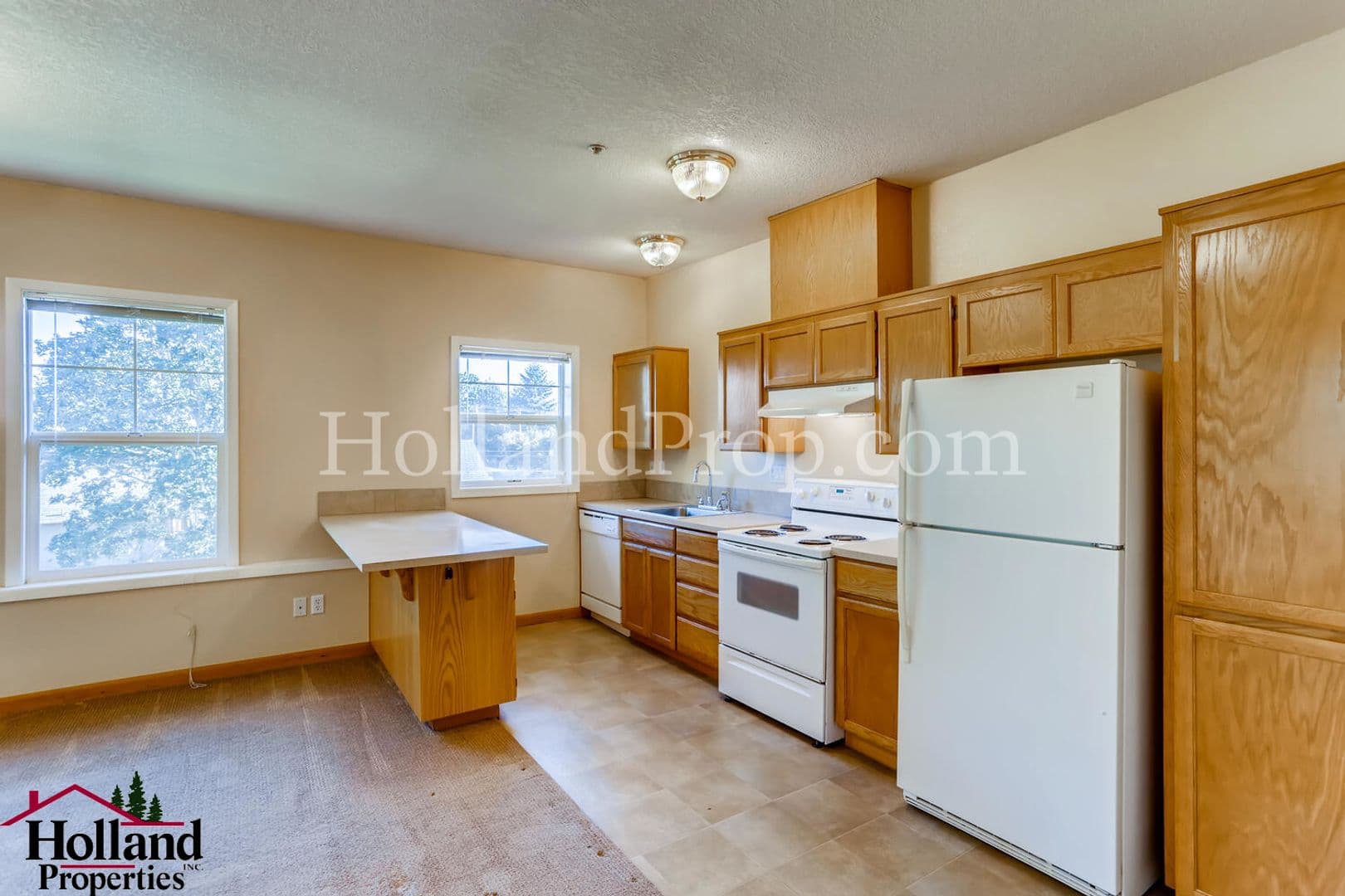 Forest Grove Apartment: 1806 Elm Street