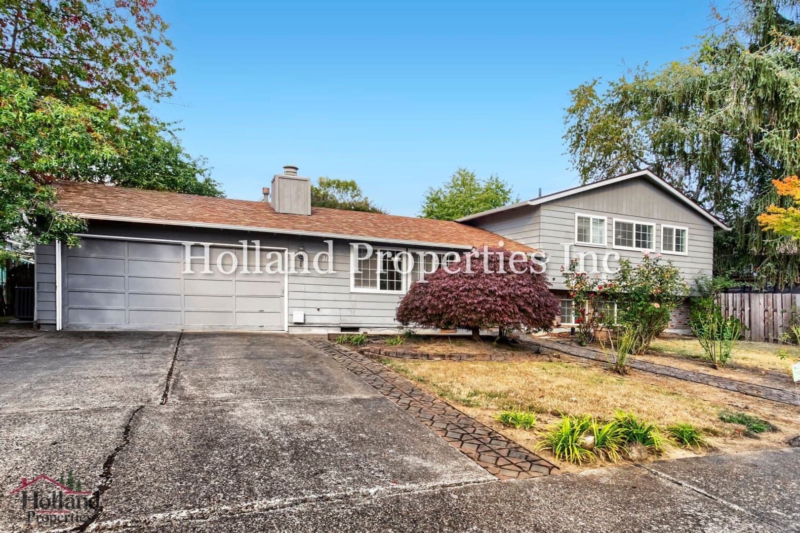Hillsboro House: 2127 SE 54th AVE