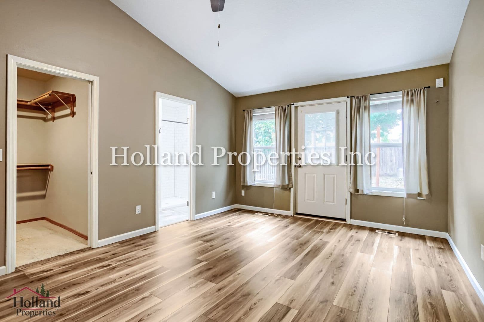 Sherwood House: 23190 SW William Ave