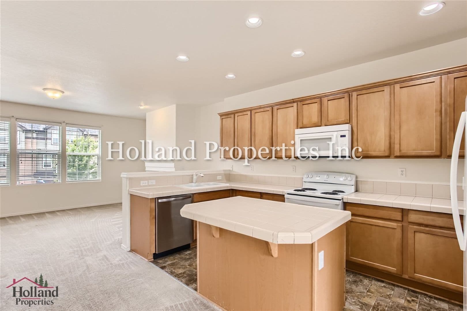 Hillsboro Townhome: 3594 SE Ironwood Avenue
