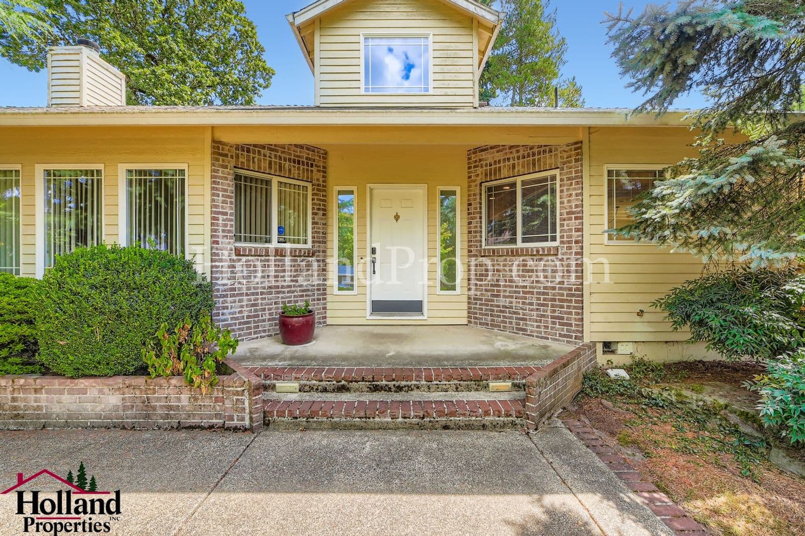 Hillsboro House: 1655 SE Brookwood Ave