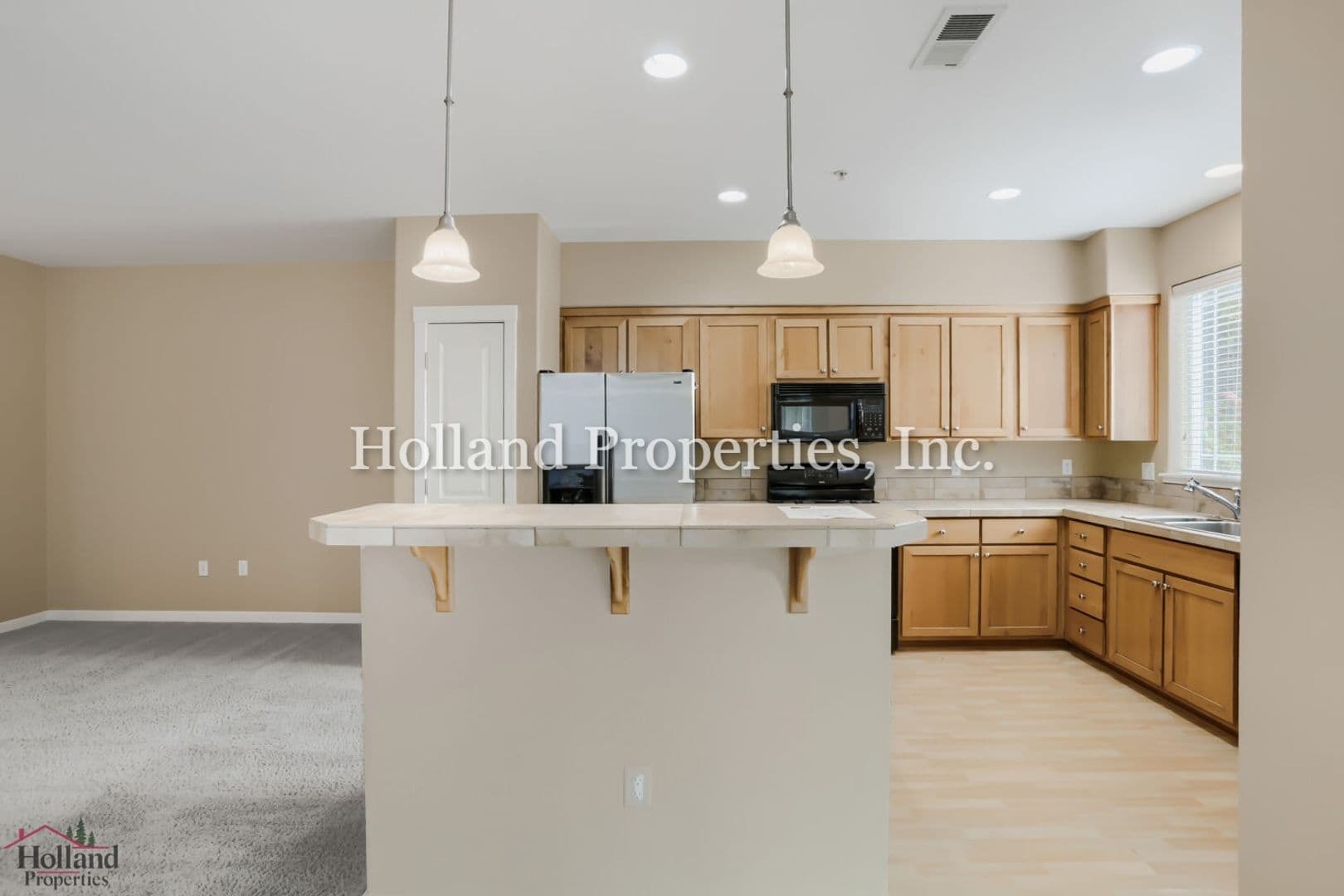 Hillsboro House: 10882 NE Red Wing Way Unit 204