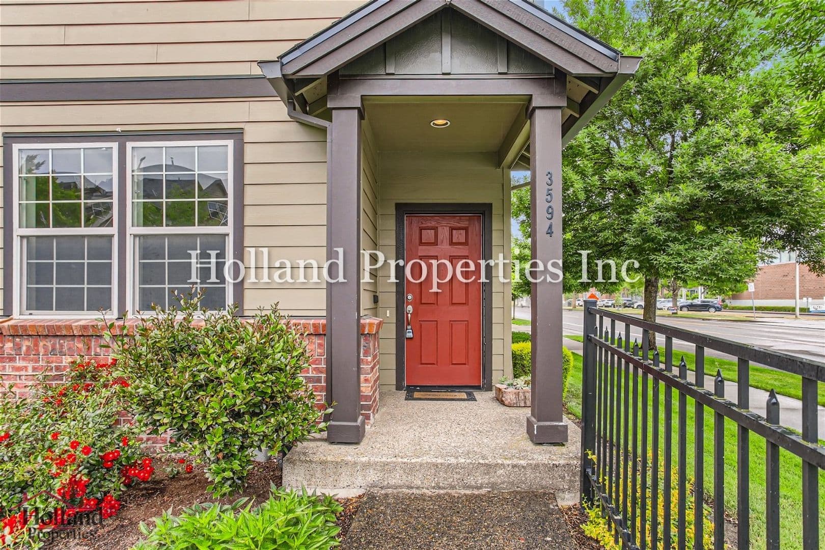 Hillsboro Townhome: 3594 SE Ironwood Avenue