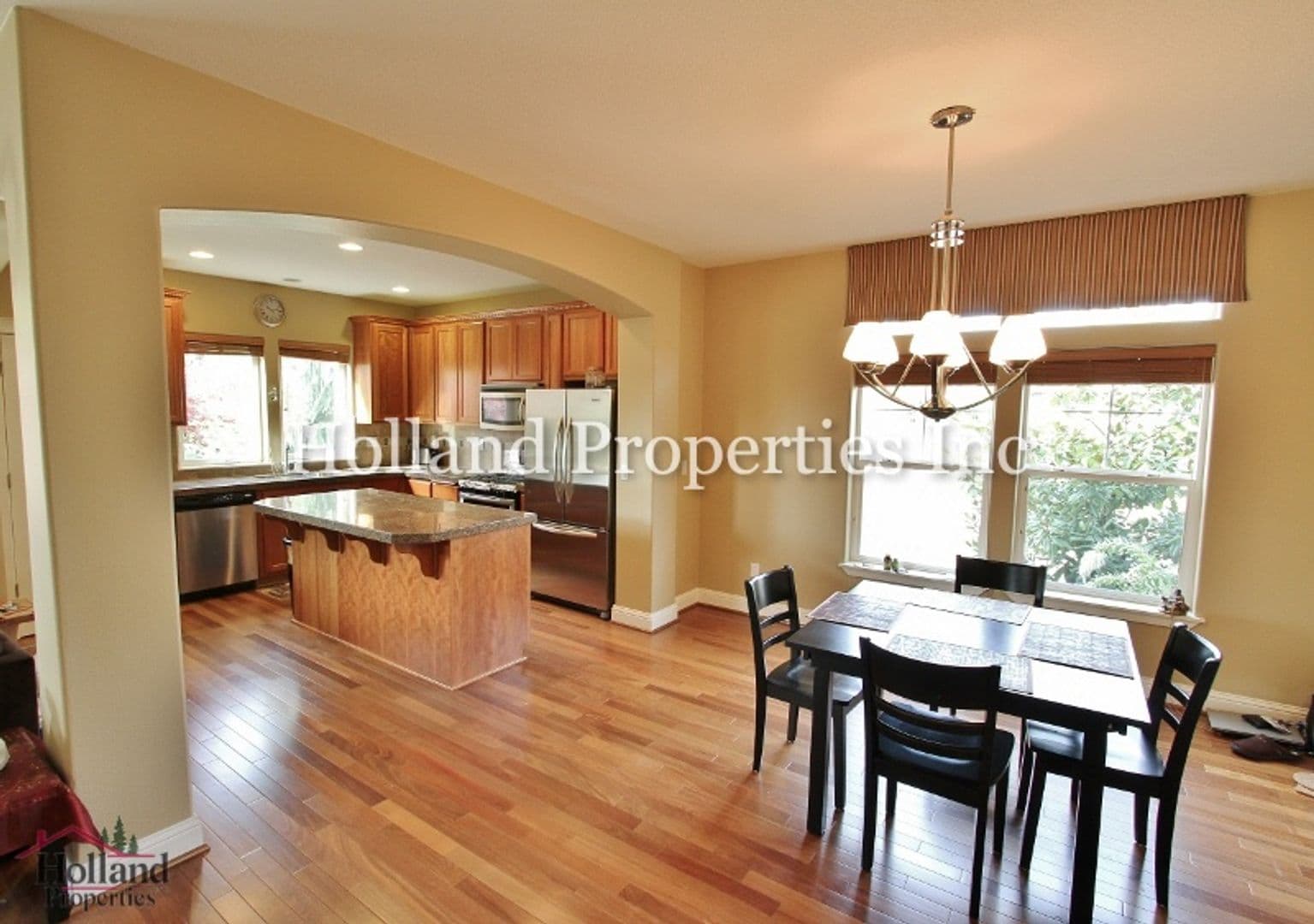 Hillsboro House: 5502 NE Lagos Ct
