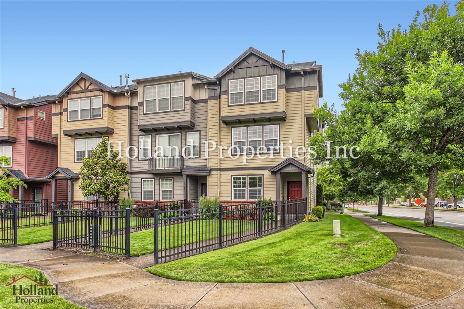 Hillsboro Townhome: 3594 SE Ironwood Avenue