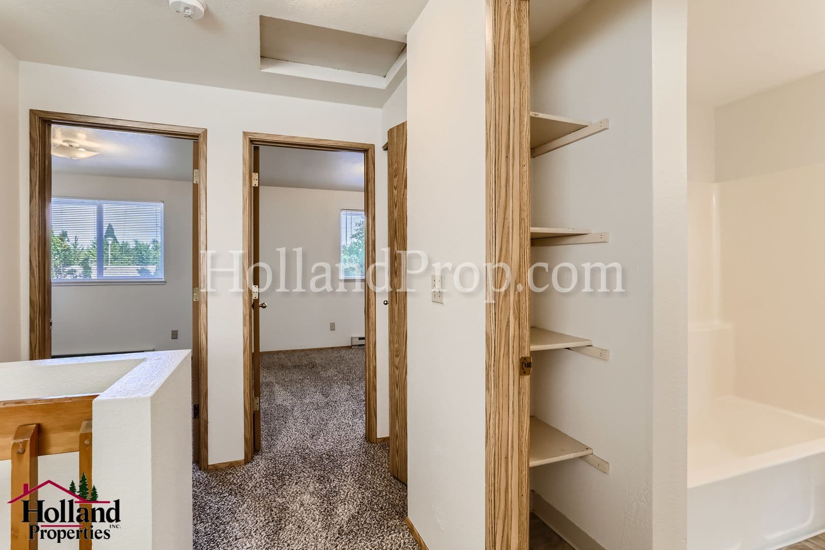 Canby Townhome: 676 SE 5th Avenue