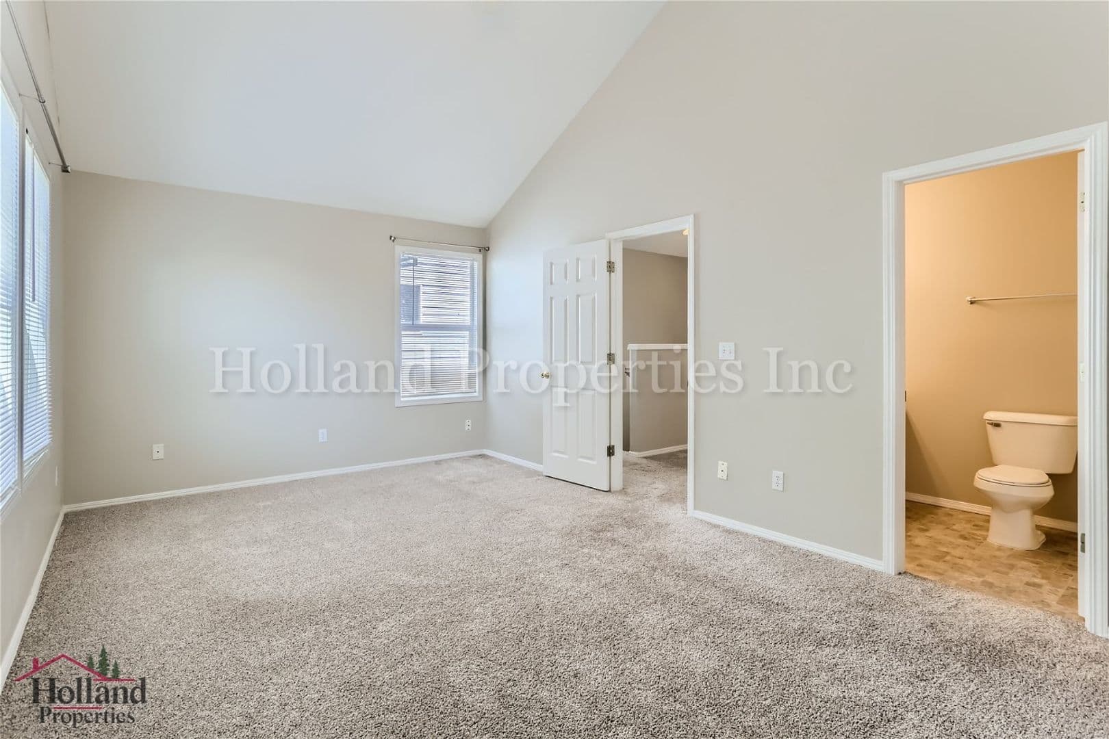 Hillsboro Townhome: 3133 NE 13th Place