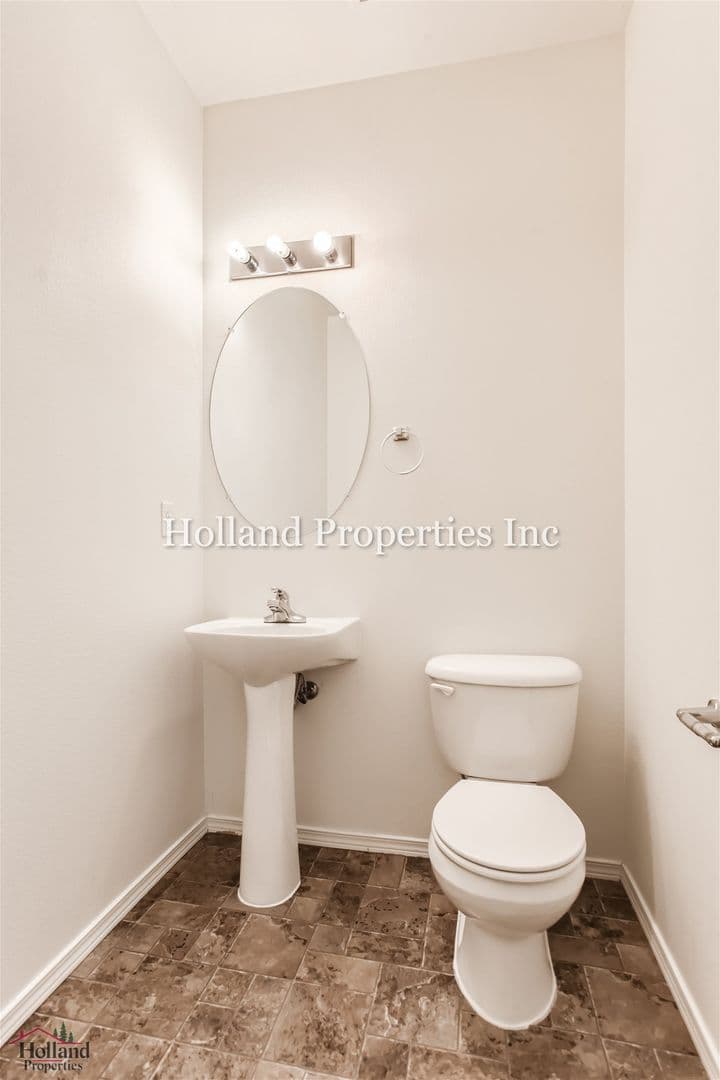 Hillsboro Townhome: 3594 SE Ironwood Avenue