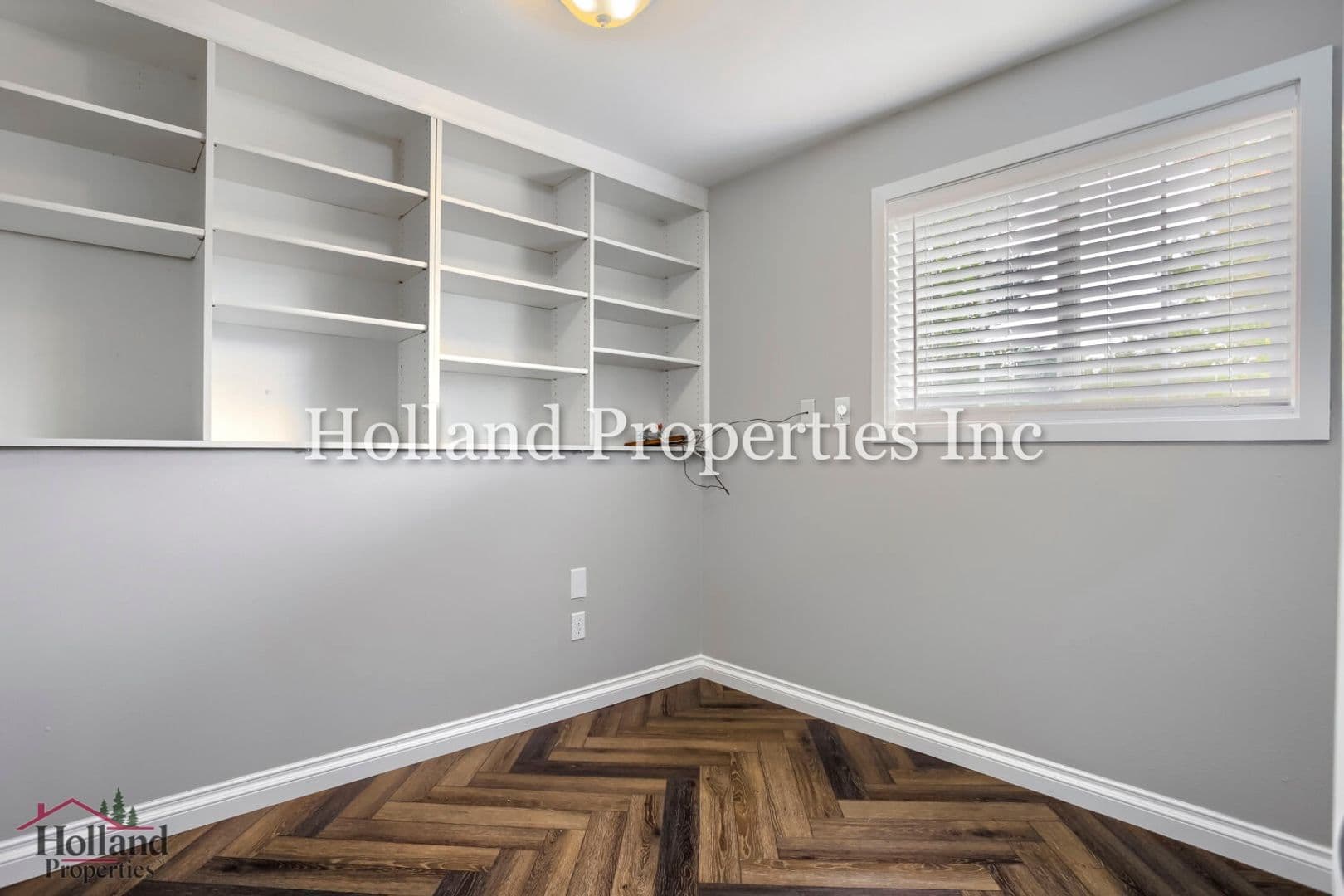 Hillsboro House: 2127 SE 54th AVE