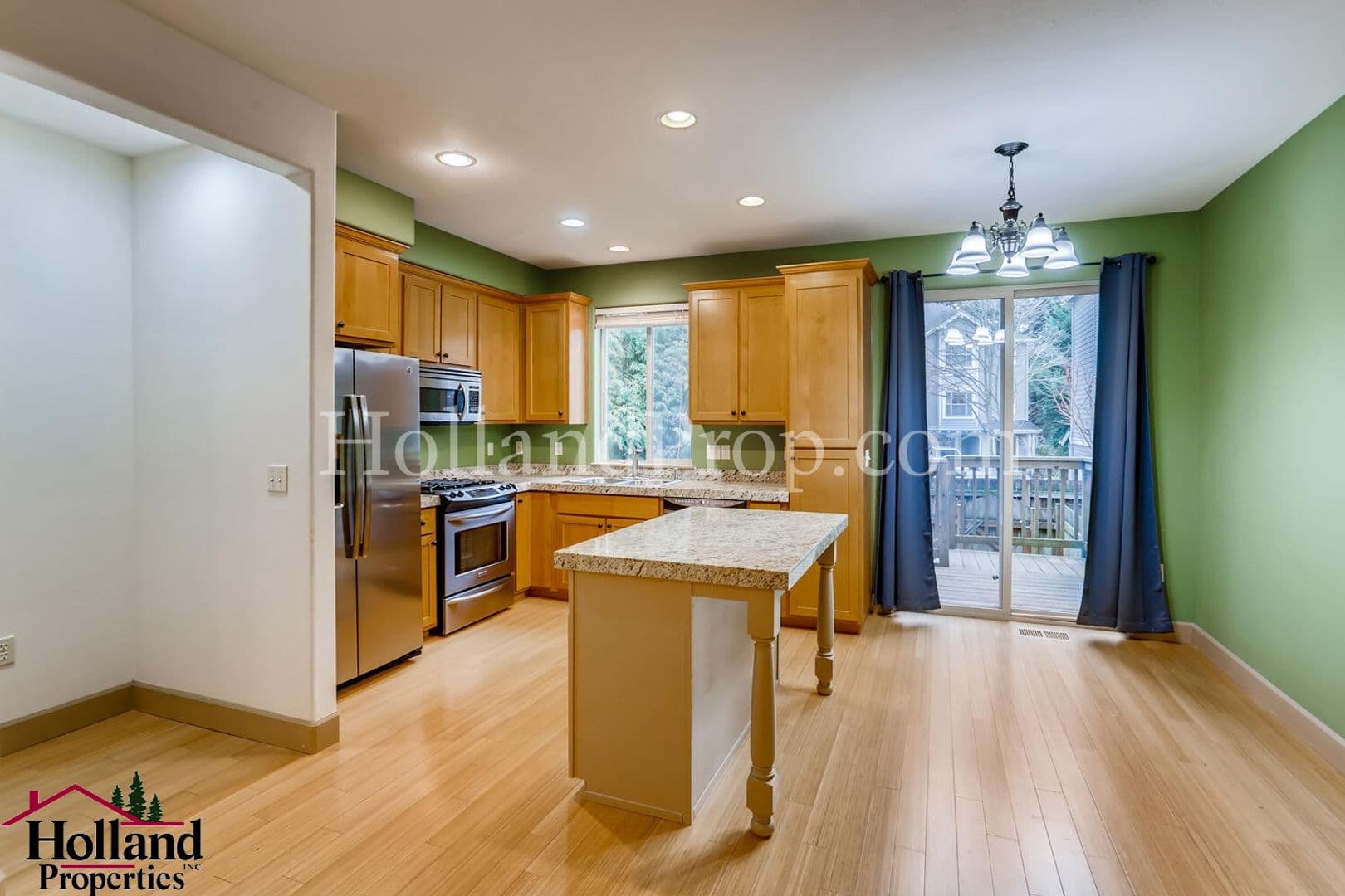 Hillsboro Townhome: 1982 NE 49th Way