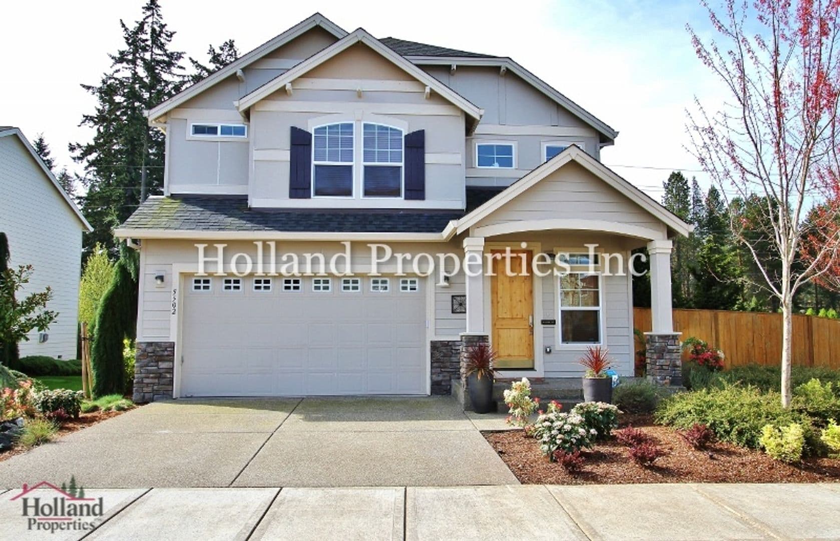 Hillsboro House: 5502 NE Lagos Ct