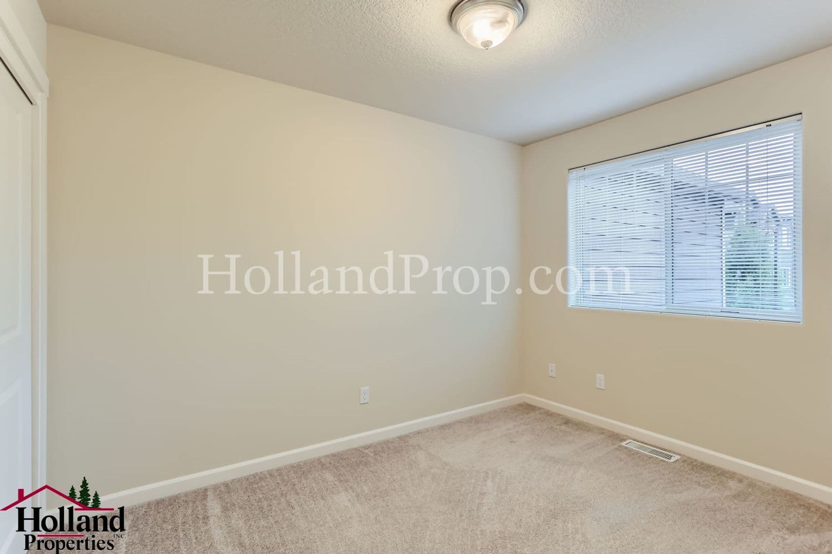 Hillsboro Condo: 7849 NE Caitlin St
