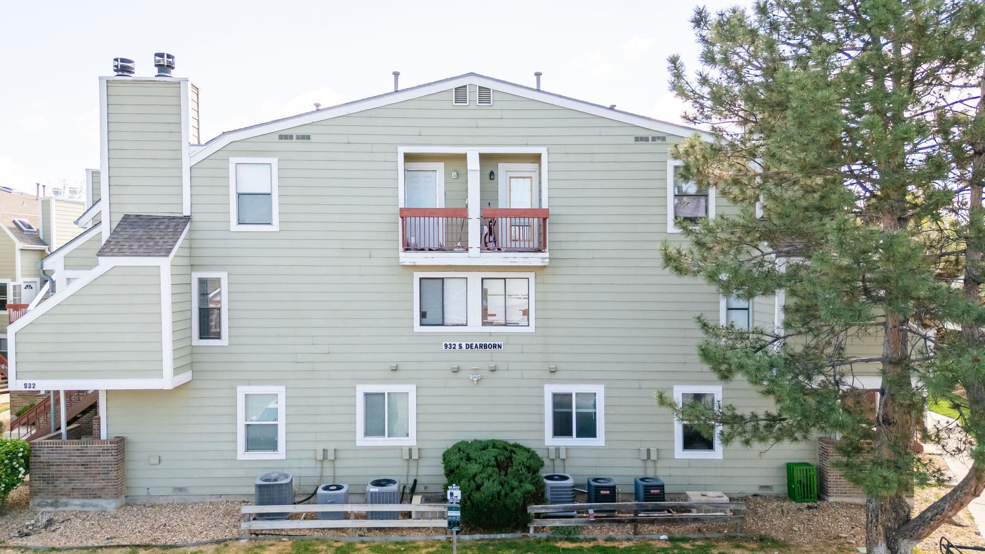 Aurora Condo: 932 S Dearborn Way