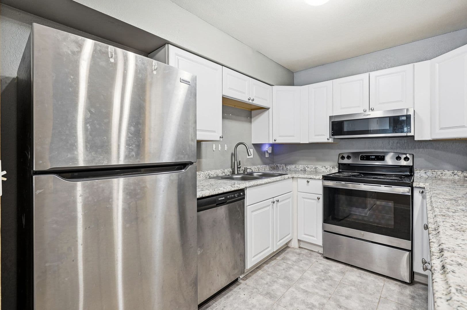 Aurora Condo: 2280 S Oswego Way