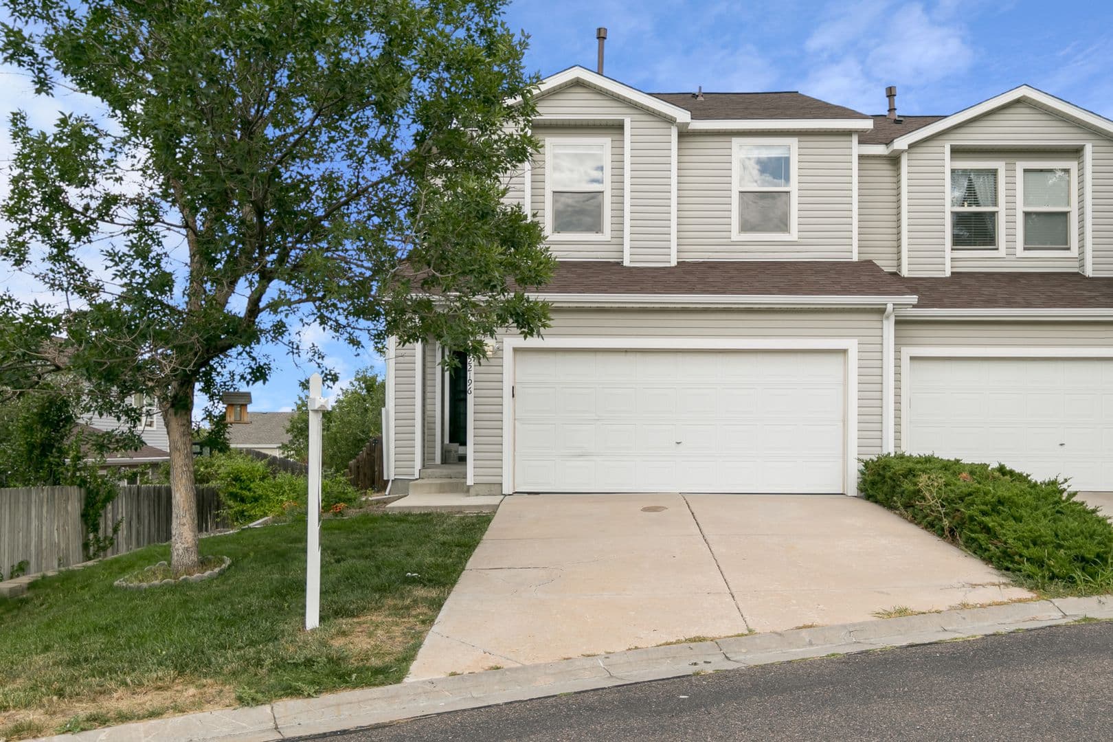 Aurora Townhome: 22196 E Berry Pl