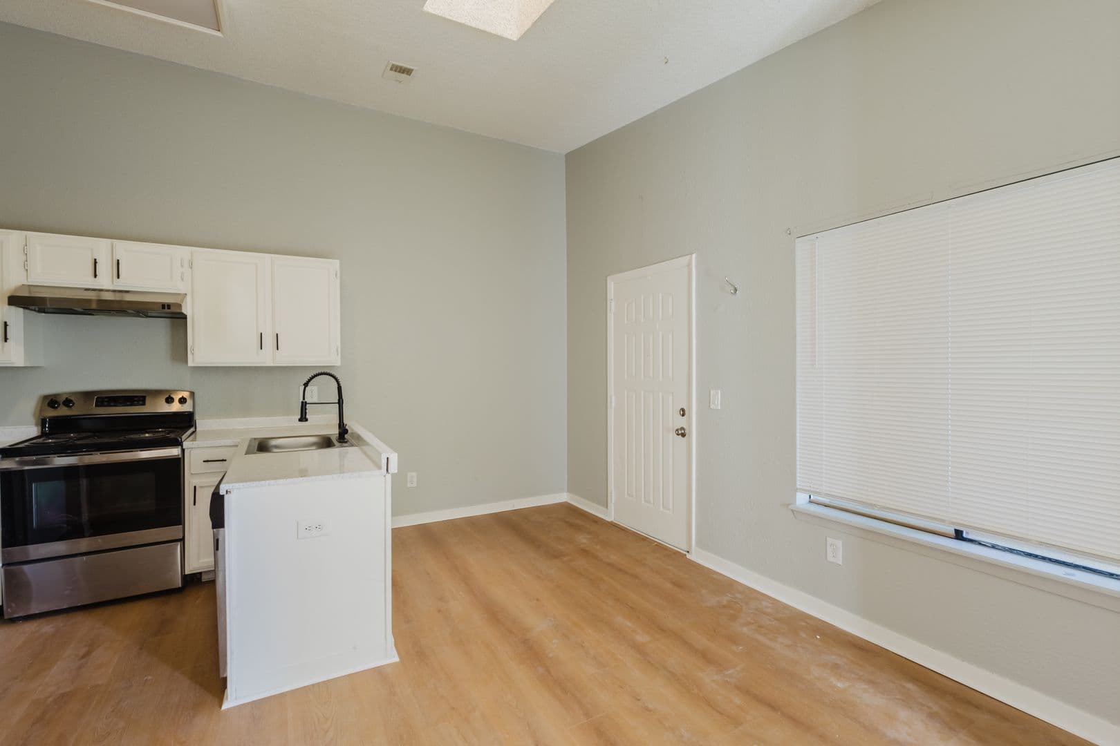 Aurora Condo: 932 S Dearborn Way