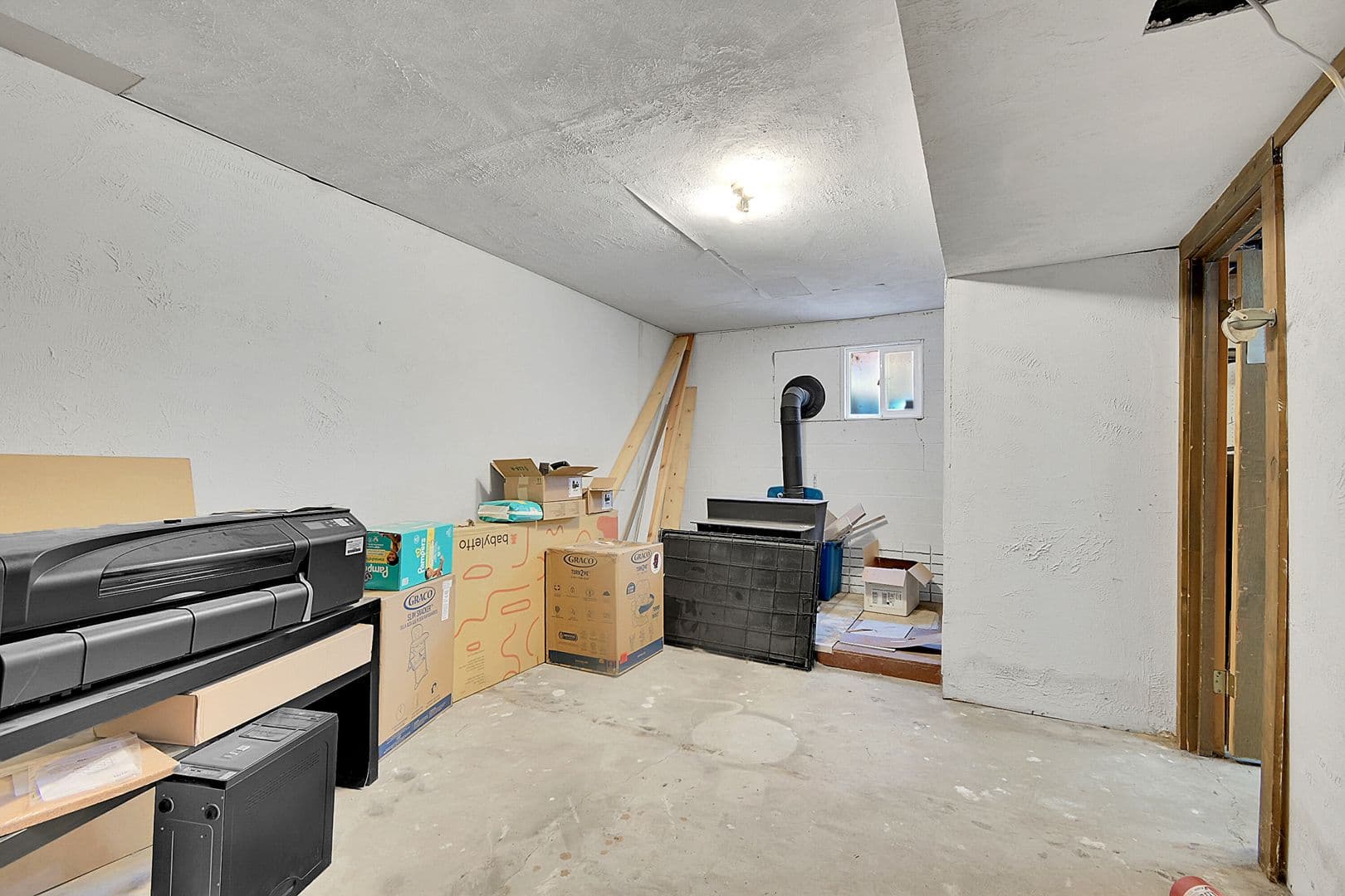 Bailey House: 2027 Roland Dr